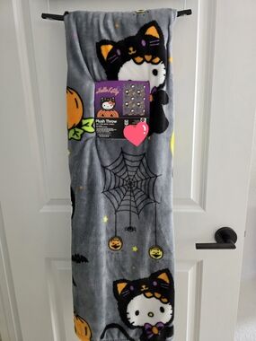 NWT Hello Kitty Black Cat Halloween Plush Throw